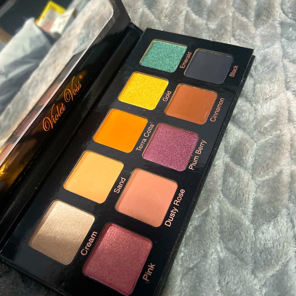 Violet Voss Essentials Pro Series